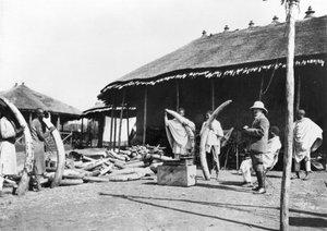 Magazzini di avorio ad Addis Abeba, Etiopia, c.1900